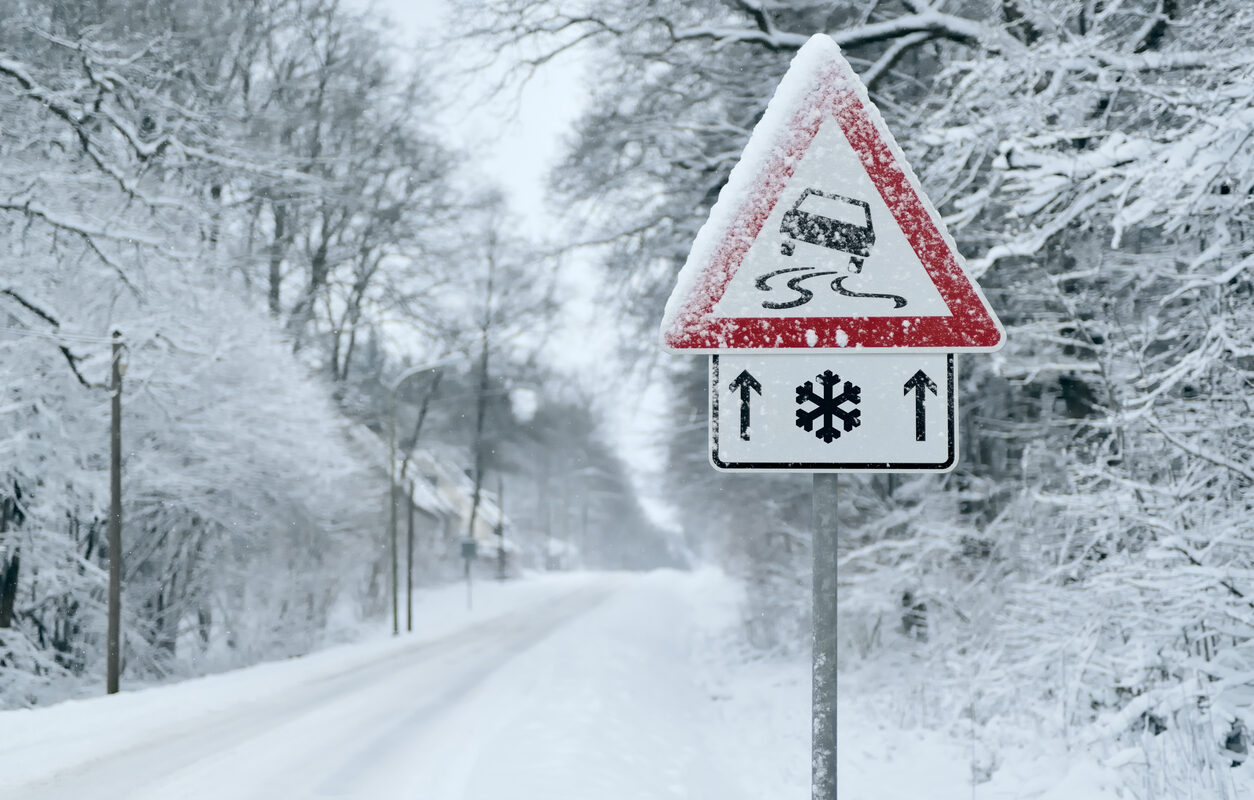 Neige et verglas : nos 4 conseils pour rouler en toute sécurité